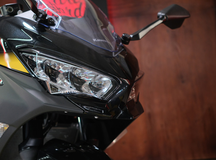 Мотоцикл Kawasaki Ninja 400 з пробігом 5305 км