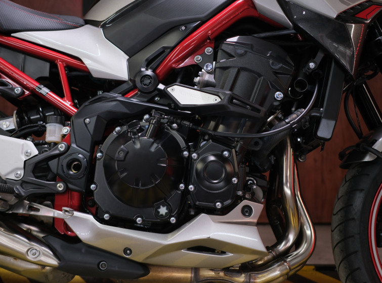 Мотоцикл Kawasaki Z900 с пробегом 7500 км