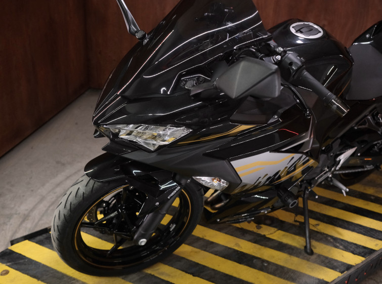 Мотоцикл Kawasaki Ninja 400 с пробегом 6818 км