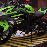 Мотоцикл Kawasaki Ninja 400 з пробігом 8587 км