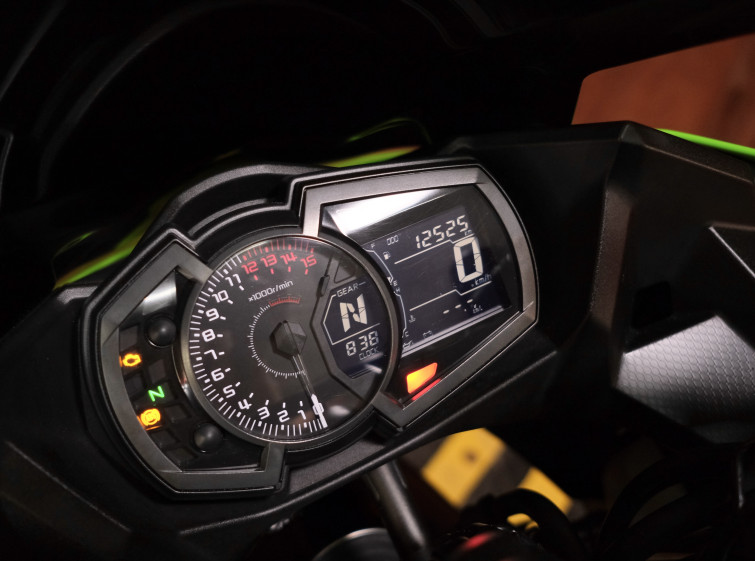 Мотоцикл Kawasaki Ninja 400 з пробігом 12525 км