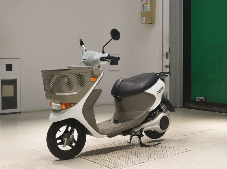 Мотоцикл Suzuki E-LETS с пробегом 856 km с пробегом 856 km