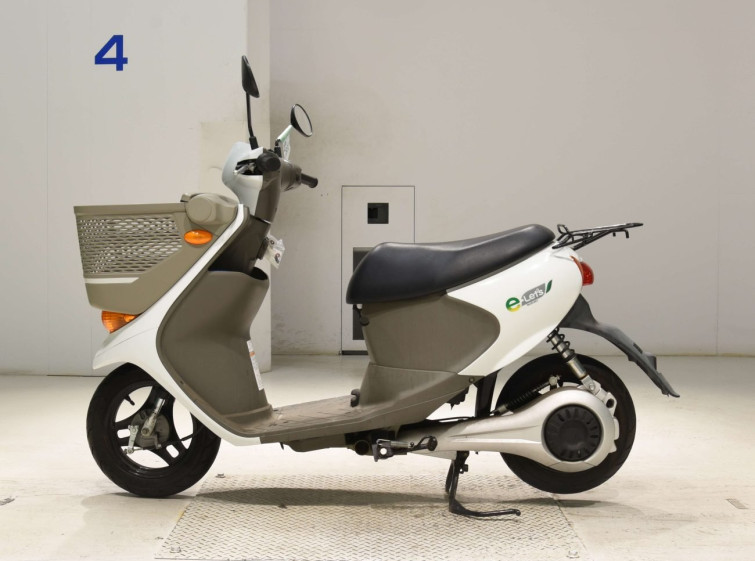 Мотоцикл Suzuki E-LETS с пробегом 856 km с пробегом 856 km