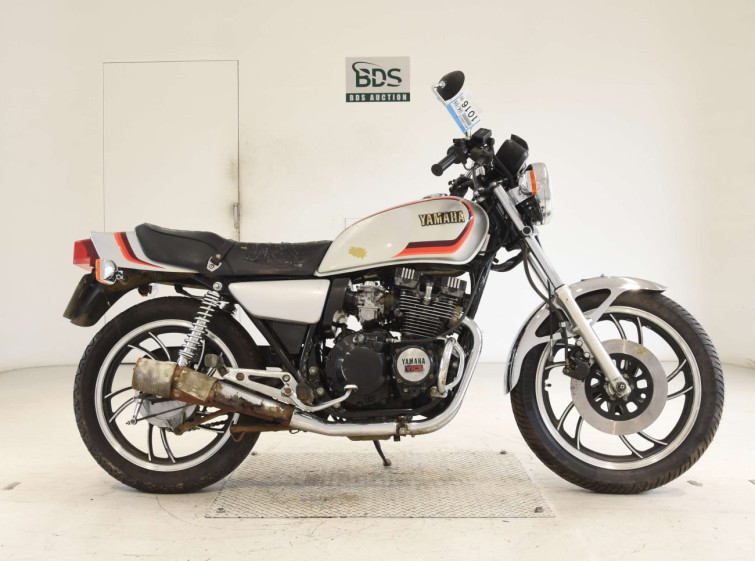 Мотоцикл Yamaha XJ400 з пробігом 48826 km