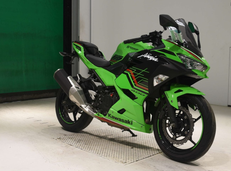 Мотоцикл Kawasaki NINJA400 з пробігом 17564 km з пробігом 17564 km