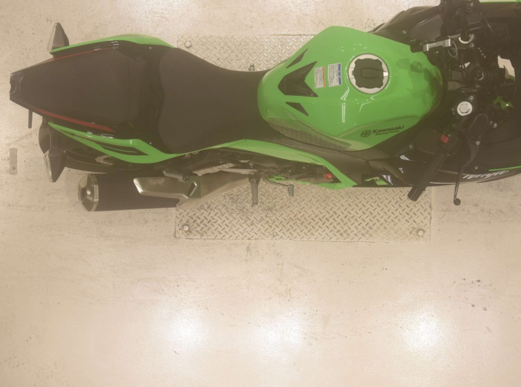 Мотоцикл Kawasaki NINJA400 з пробігом 17564 km з пробігом 17564 km