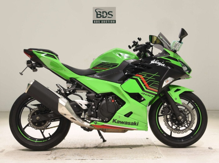 Мотоцикл Kawasaki NINJA400 з пробігом 17564 km з пробігом 17564 km