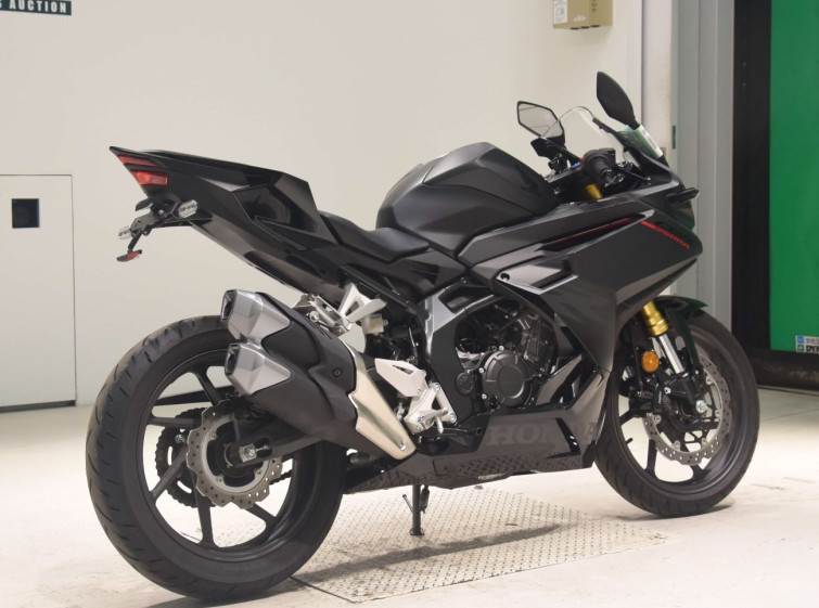 Мотоцикл Honda CBR250RR с пробегом 423 km с пробегом 423 km