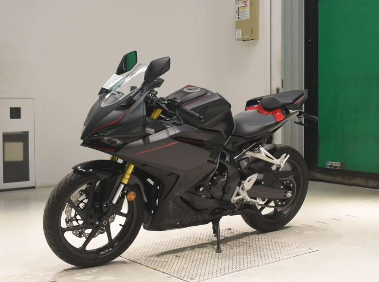 Мотоцикл Honda CBR250RR с пробегом 423 km с пробегом 423 km