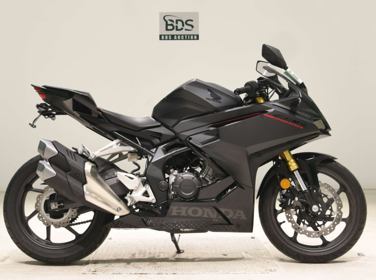 Мотоцикл Honda CBR250RR с пробегом 423 km с пробегом 423 km