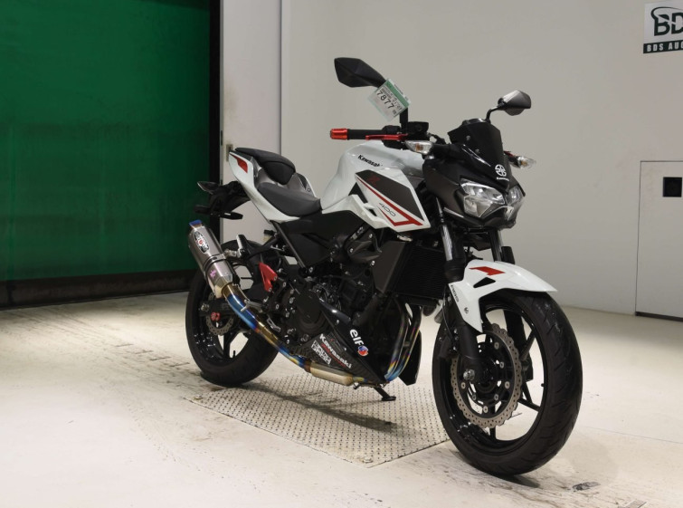 Мотоцикл Kawasaki Z400 с пробегом 14772 km с пробегом 14772 km