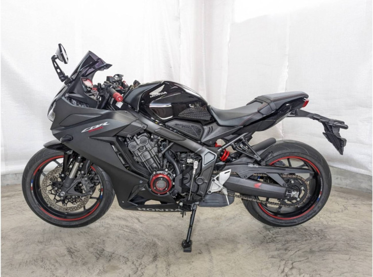 Мотоцикл Honda CBR650R с пробегом 15989 km