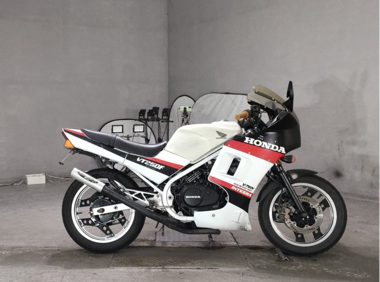 Мотоцикл Honda VT250F INTEGRA с пробегом 12017 km