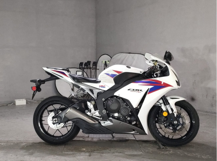 Мотоцикл Honda CBR1000RR с пробегом 23071 km