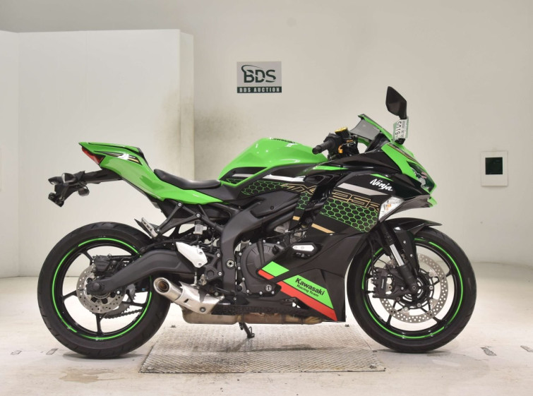 Мотоцикл Kawasaki NINJA ZX-25R з пробігом 1755 km