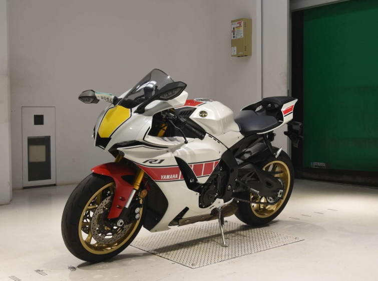 Мотоцикл Yamaha YZF-R1 с пробегом 10694 km