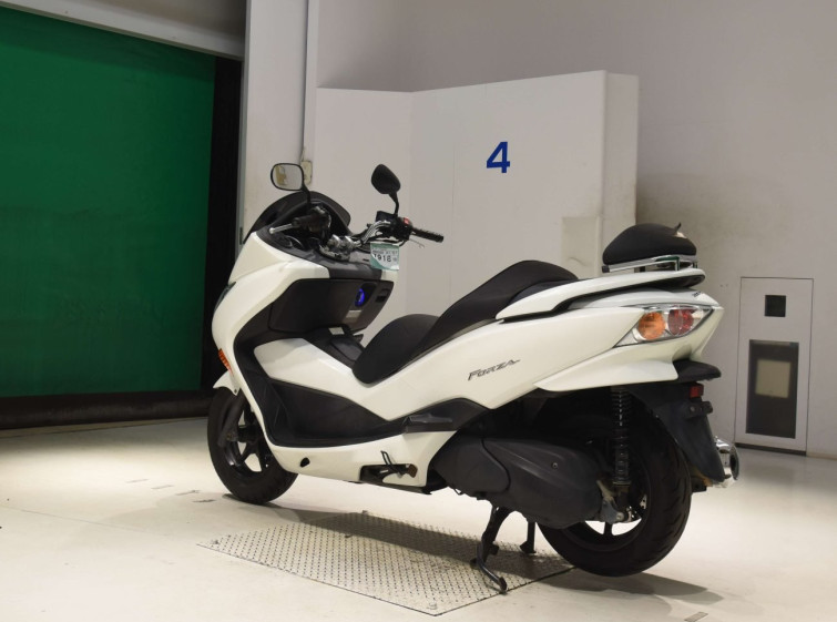 Мотоцикл Honda FORZA з пробігом 70585 km