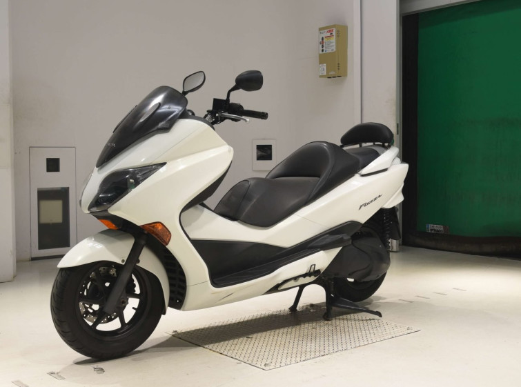 Мотоцикл Honda FORZA з пробігом 70585 km