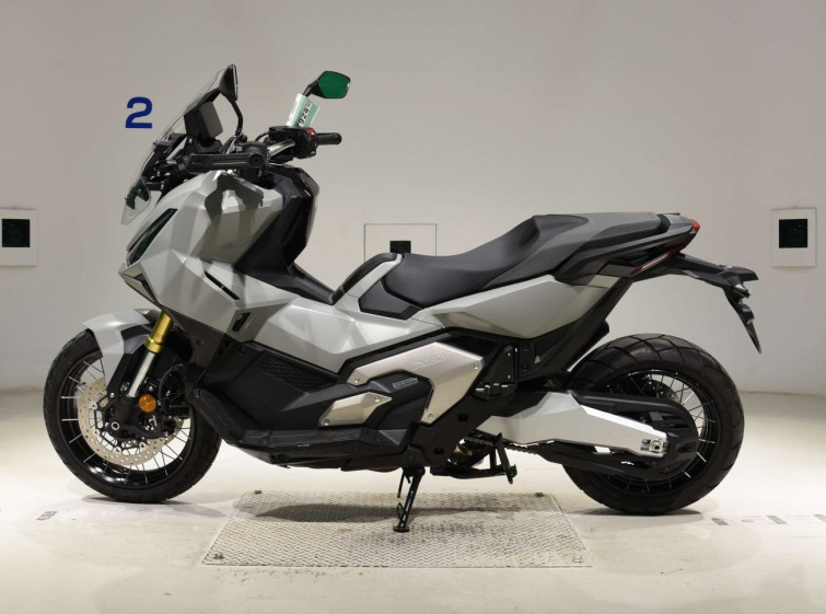 Мотоцикл Honda X-ADV750 з пробігом 3199 km