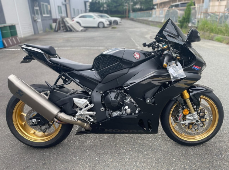 Мотоцикл Honda CBR1000RR-R FB SP с пробегом 9121 km