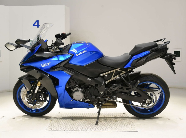 Мотоцикл Suzuki gsx-s1000 gt с пробегом 19916 km