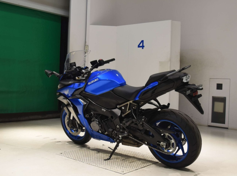 Мотоцикл Suzuki gsx-s1000 gt с пробегом 19916 km