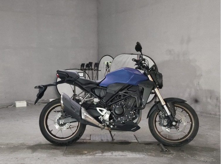Мотоцикл Honda CB250R с пробегом 18480 km