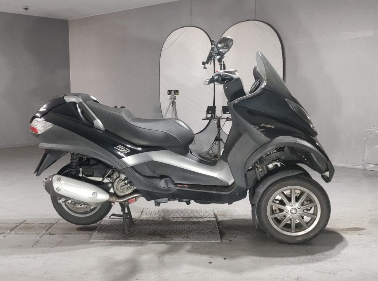 Мотоцикл Piaggio PEERAGE MP3 250RL з пробігом 27314 km