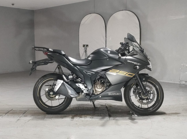 Мотоцикл Suzuki GIXXER250SF з пробігом 44841 km