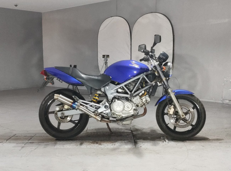 Мотоцикл Honda VTR250 з пробігом 60375 km