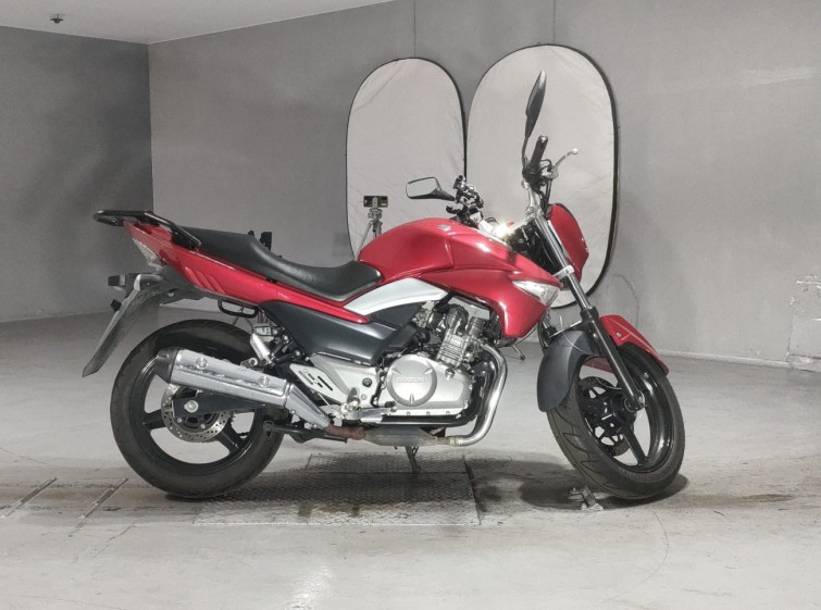 Мотоцикл Suzuki GSR250 с пробегом 37134 km