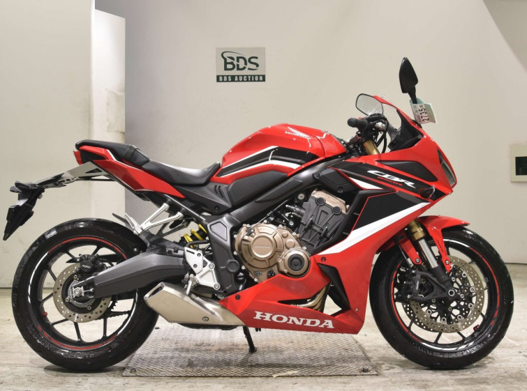 Мотоцикл Honda CBR650R с пробегом 11175 km