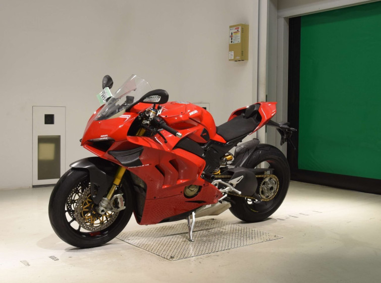 Мотоцикл Ducati PANIGALE V4S з пробігом 32453 km