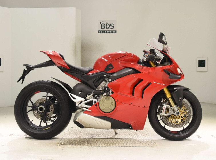 Мотоцикл Ducati PANIGALE V4S з пробігом 32453 km