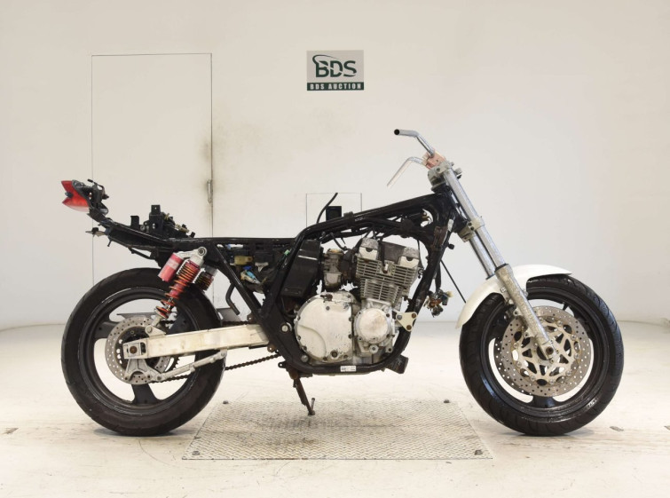 Мотоцикл Yamaha XJR400