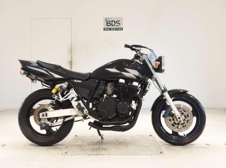 Мотоцикл Yamaha XJR400