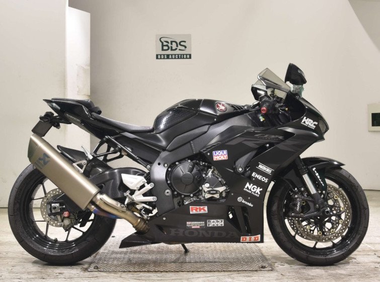 Мотоцикл Honda CBR1000RR с пробегом 10877 km