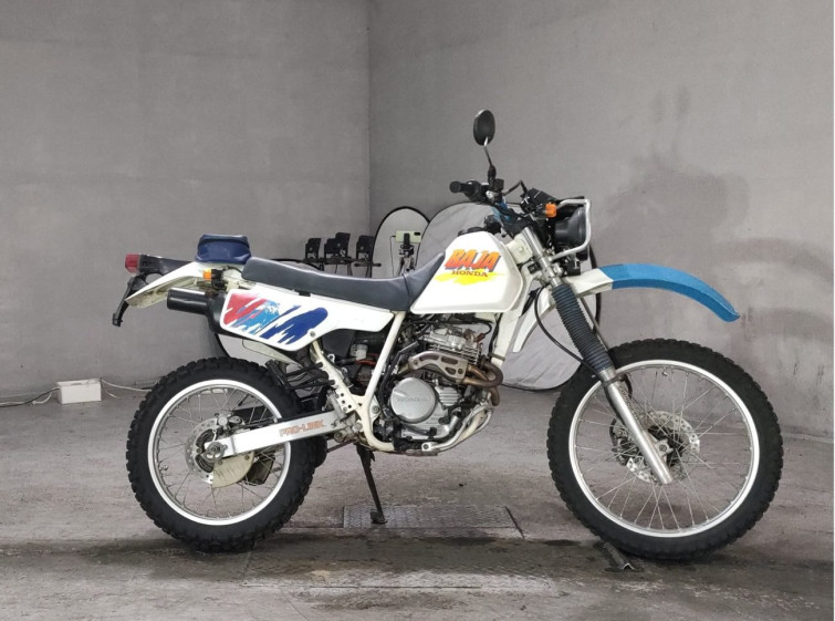 Мотоцикл Honda XLR250 с пробегом 9950 km
