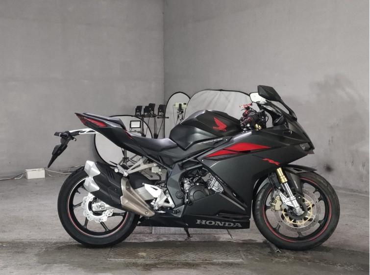 Мотоцикл Honda CBR250RR с пробегом 3374 km