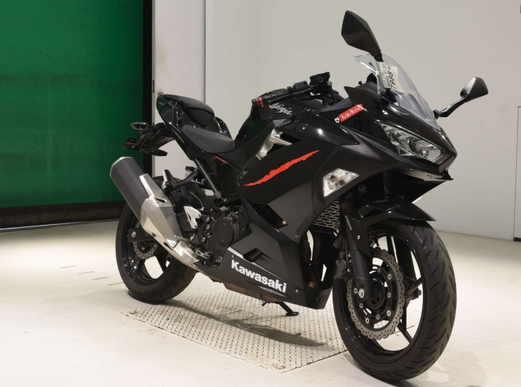 Мотоцикл Kawasaki NINJA400 с пробегом 14458 km