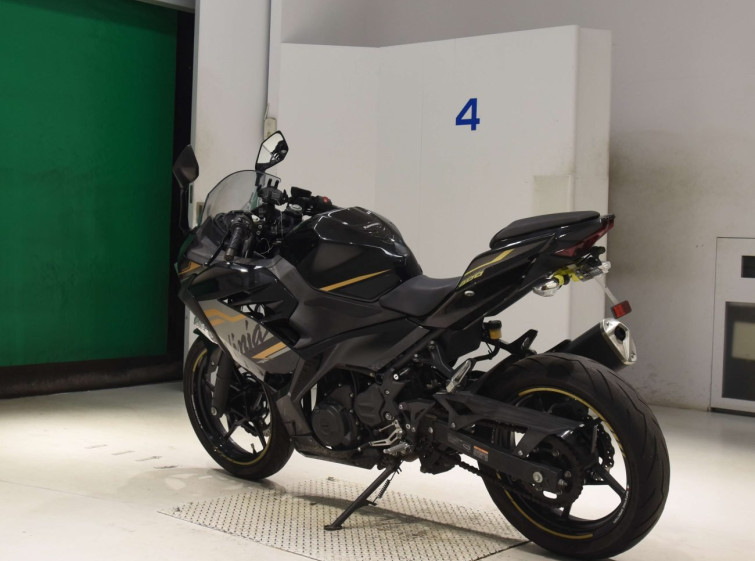 Мотоцикл Kawasaki NINJA400 с пробегом 31495 km