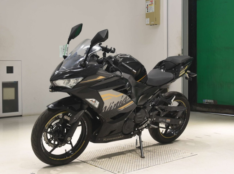 Мотоцикл Kawasaki NINJA400 с пробегом 31495 km