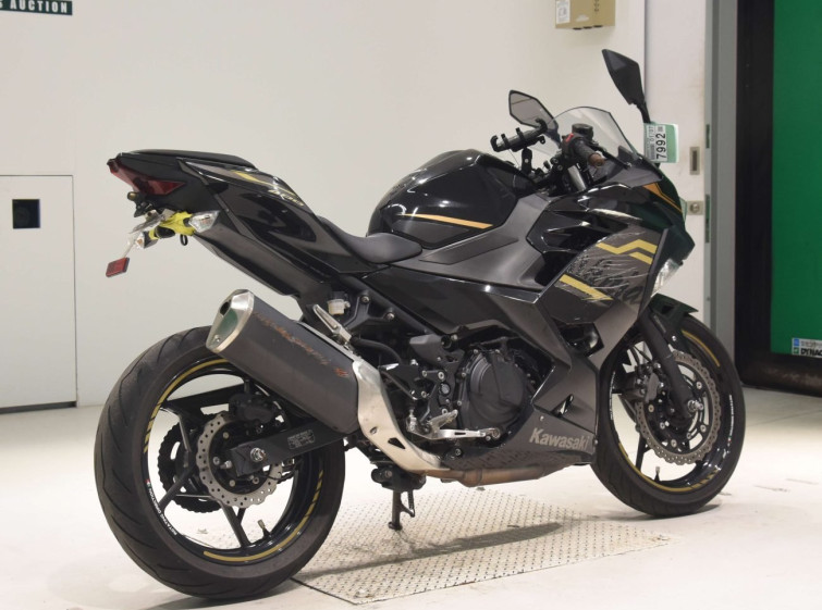 Мотоцикл Kawasaki NINJA400 с пробегом 31495 km