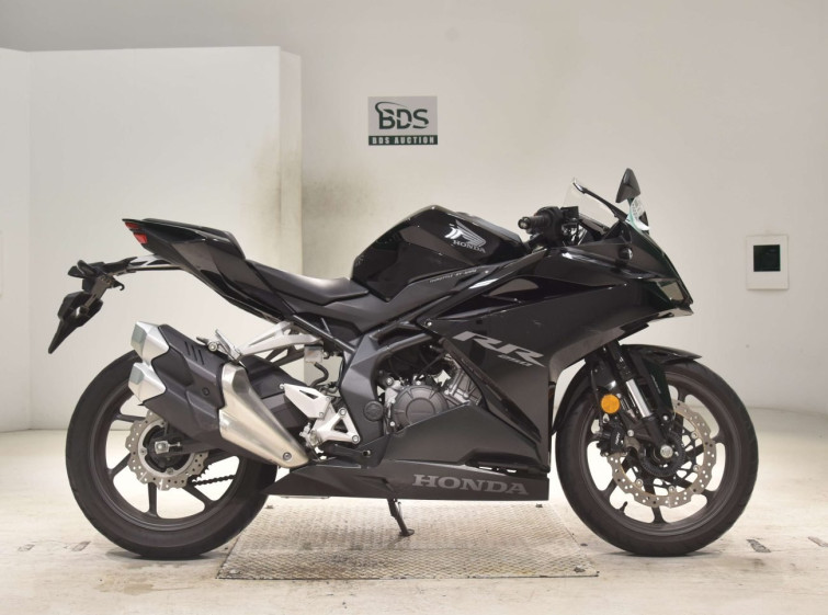 Мотоцикл Honda CBR250RR с пробегом 3749 km