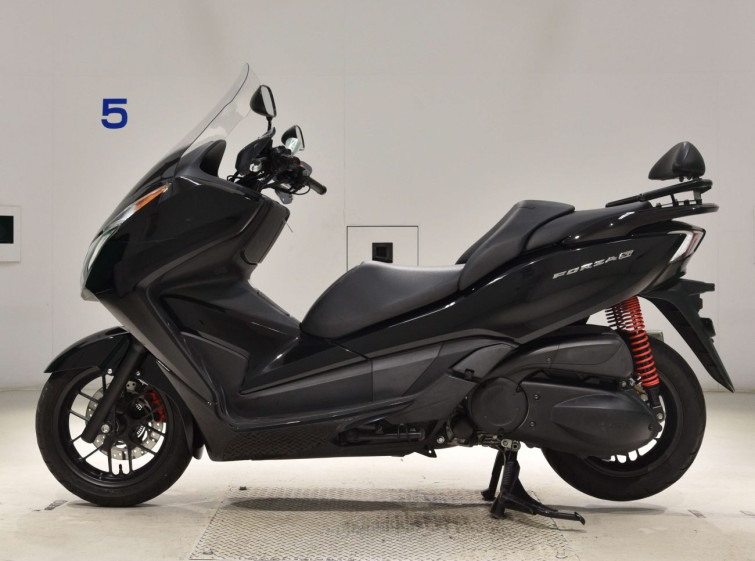 Мотоцикл Honda FORZA SI з пробігом 34887 km