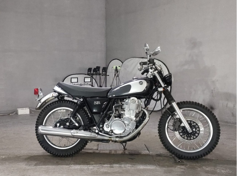Мотоцикл Yamaha SR400 с пробегом 392 km