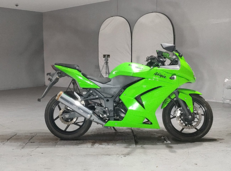 Мотоцикл Kawasaki NINJA250R з пробігом 40828 km