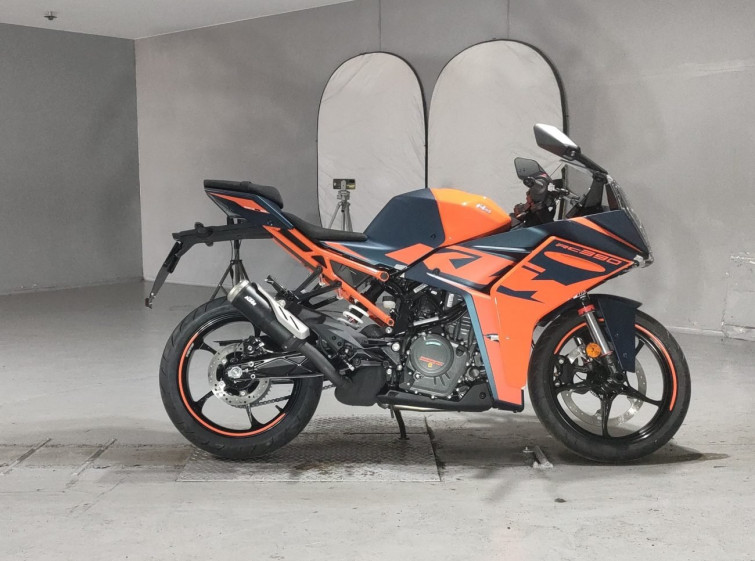 Мотоцикл KTM RC 390