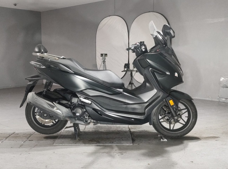 Мотоцикл Honda FORZA з пробігом 14321 km