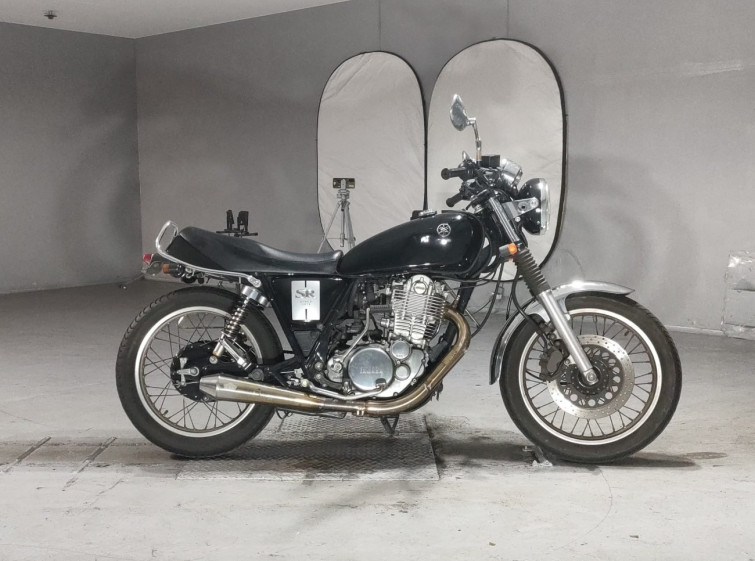 Мотоцикл Yamaha SR400 с пробегом 7341 km